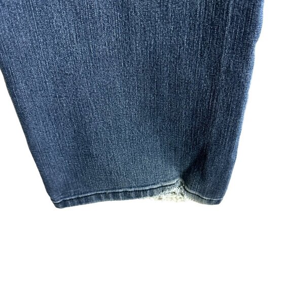 Women Signature Jeans Straight Leg Distressed Hem Size 18 Sku 1480-A18 - Picture 8 of 11